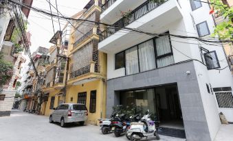 Quiet Hoang Quoc Viet Hotel & Apartment
