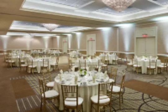 Hilton Alexandria-Old Town - 4-Star