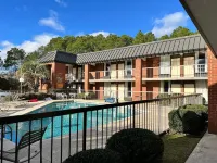 Days Inn by Wyndham Statesboro - Pools