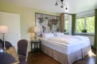 Hotel Zur Alten Brücke Hotels near Old Bridge Heidelberg