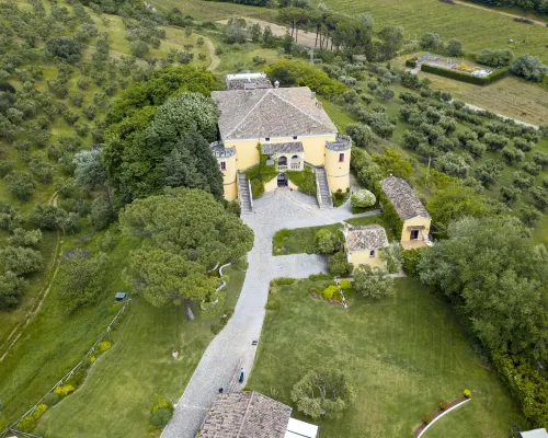 Castello di Serragiumenta Hotel a Altomonte