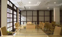 Alpana Hotel - 朝食