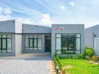 Hangouts Urban Eco Langkawi Hotel berhampiran Black Sand Beach