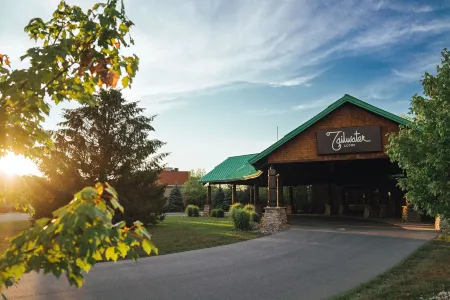 Tailwater Lodge Altmar, Tapestry Collection by Hilton Отели в г. Пуласки