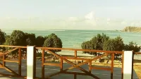 Friends Beach Hotel - pemandangan pegunungan