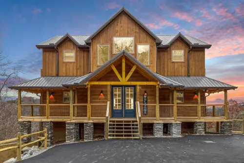 Treehouse Lodge 5 Bedroom Cabin by RedAwning