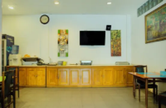 Townhouse Oak Palembang Near Jembatan Ampera Formerly Azzura Hotel