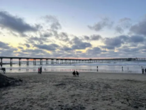 1 block from ocean - stylish & cozy beach cottage in funky Ocean Beach!