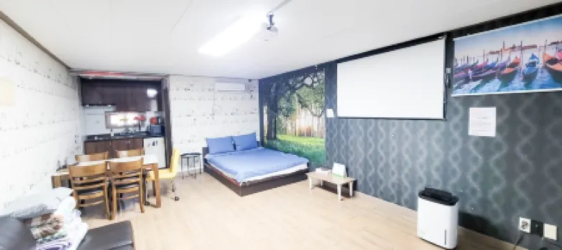 Jun Live Pension in Gangwha Отели рядом с достопримечательностью «Музей истории Канхва»