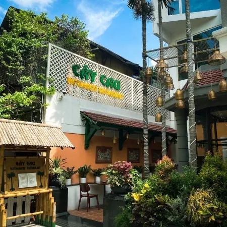 De Syloia Hotel Hanoi Отели рядом с достопримечательностью «Хай-Ба-Трунг»