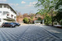 โรงแรม MGM Whispering Wind's Yelagiri - ที่มีที่จอดรถ
