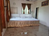 Krushnakunj Holiday Resort, Nagaon Hotel di Chaul