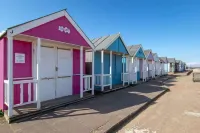 2Bed Caravan Sleeps 6- Beach Access Pets Parking - Chalets