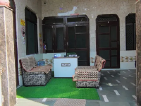 ドワリカ パレス マトゥラーのホテル