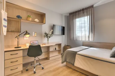 Livensa Living Salamanca - Albergue Juvenil Hotel a 
