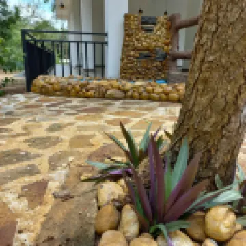 烏達瓦拉瓦維野生動物園巢穴 酒店