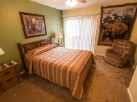 Auslander Condominiums Hotels in Red River