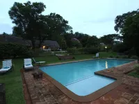Thokozani Lodge - Pools