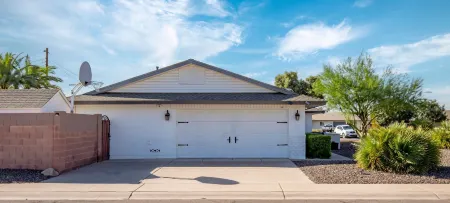 Desert Oasis Retreat Pool Spa Casita Отели рядом с достопримечательностью «On The Edge Gallery»