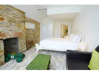 Live & Let Live Inn - Inns