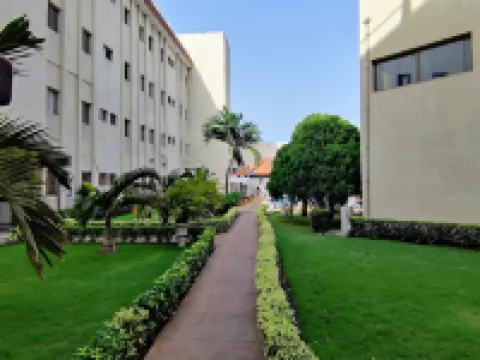 Hotel le Pelican Hotels near IGC ANGELUS