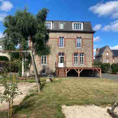 Auberge Ti'gousket Hotel Exterior