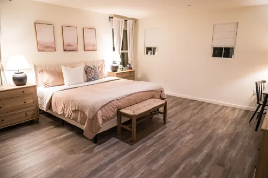 New Spacious 5 Bed 3 Bath Vacation House near Sequoia /w Tub, BBQ, EV