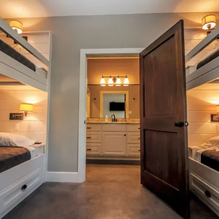 Spacious 5-bedroom house with a private pool on the golf course.
