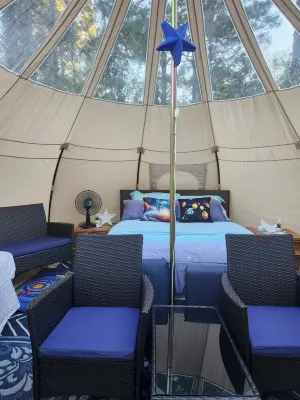 Milky Way with AC and WiFi, glamping near Houston