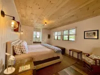 Cottage on Lake Saint Catherine