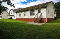 12 minutes to Wet 'n Wild Water Park! Family-sized 3 bedroom cozy happy home! Hotels near Sprouts Farmers Market