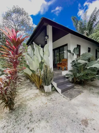 Maliblue Resort Khanom Отели в г. Кханом