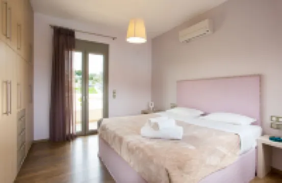 Deluxe Villa Ianthos - Outdoor Hot Tub & Kids Pool