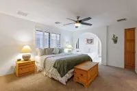 Exceptional 4 Bedroom Riverfront Home with Dock! Sleeps 16