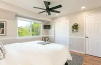 Charming 2-bedroom condo with AC and WiFi in Rochester
