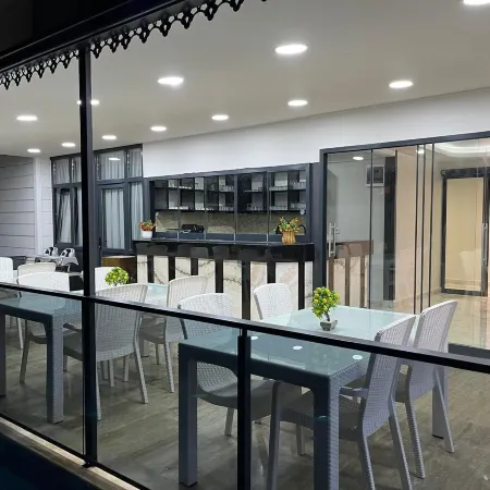 Jest Hotel
