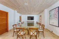 Hodges Bay Resort & Spa Hoteles en Cedar Grove