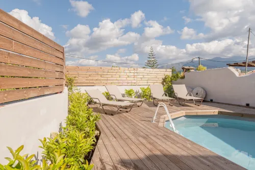 Antama Living, Luxe Stonehouse with Pool & BBQ Hotels in Mylopotamos