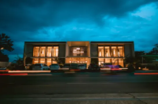 The Maximilian Hotel Hotels in 