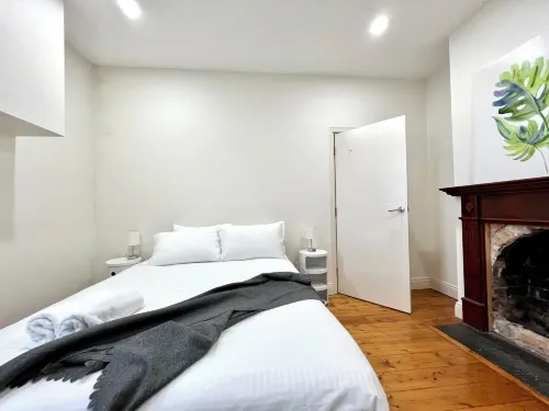 Victorian Terrace in The Heart of it All! Hotels in Collingwood