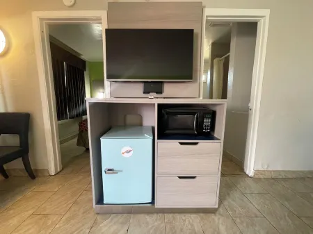 Black Horse Motel Отели рядом с достопримечательностью «Парк Апл Вэлли Скат»