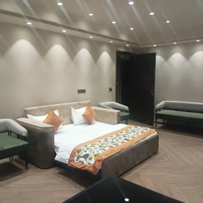 Qotel Signature Coleman Janakpuri Hotels near Janakpuri