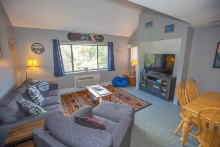 Black Bear Lodge Отели рядом с достопримечательностью «Уотервилл Вэлли Резорт»