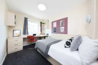 North Court Hotels in Caerphilly