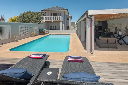 Villa Venusta Luxury Guesthouse - Solar Power