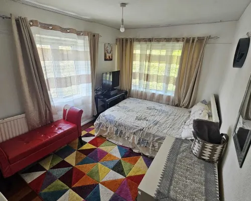 Room in Guest Room - Charming London Guest Room with Garden BBQ Hotel di Haringey