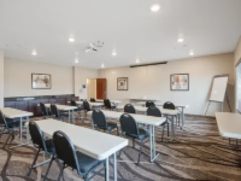 Cobblestone Hotel & Suites - Austin Hotels in Austin