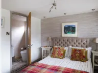 1 Bed Guesthouse - Chiltern/Met Lines Pied à Terre with Outside Seating Area