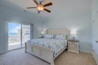 Luxurious Oceanfront B home w/pool, elevator, 6BR, steps to the sand and surf