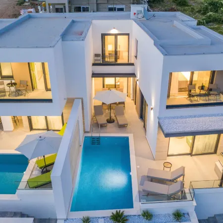 Luxury Villas Joy